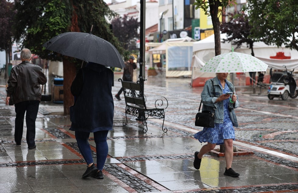 Sağanak yağış Trakya'dan giriş yaptı