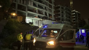 İstanbul’da otomobil 20 metreden aşağı düştü