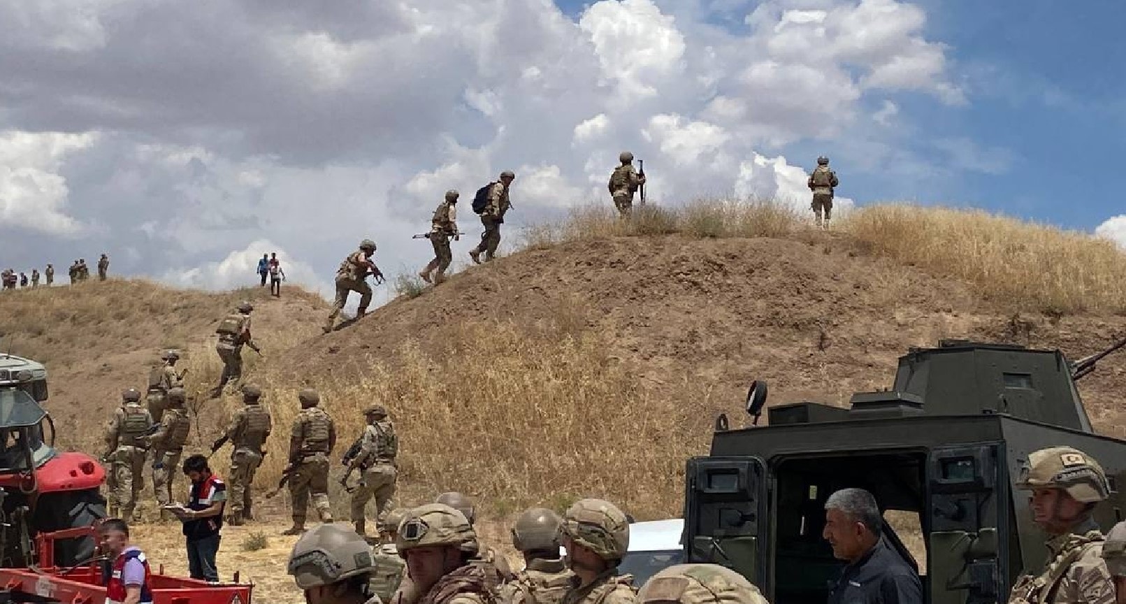 Arazi kavgasında 9 kişi ölmüştü... Barış kararı alındı firariler ortaya çıktı