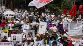 Yüzlerce anne kayıp çocuklarının bulunması için yürüyüş yaptı