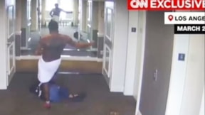 Ünlü şarkıcı P. Diddy'nin otelde kız arkadaşına saldırdığı görüntüler ortaya çıktı