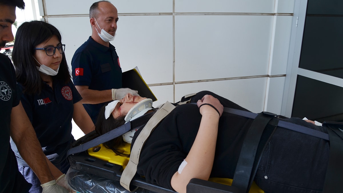 Liseli gençlere çarpan ehliyetsiz sürücü serbest