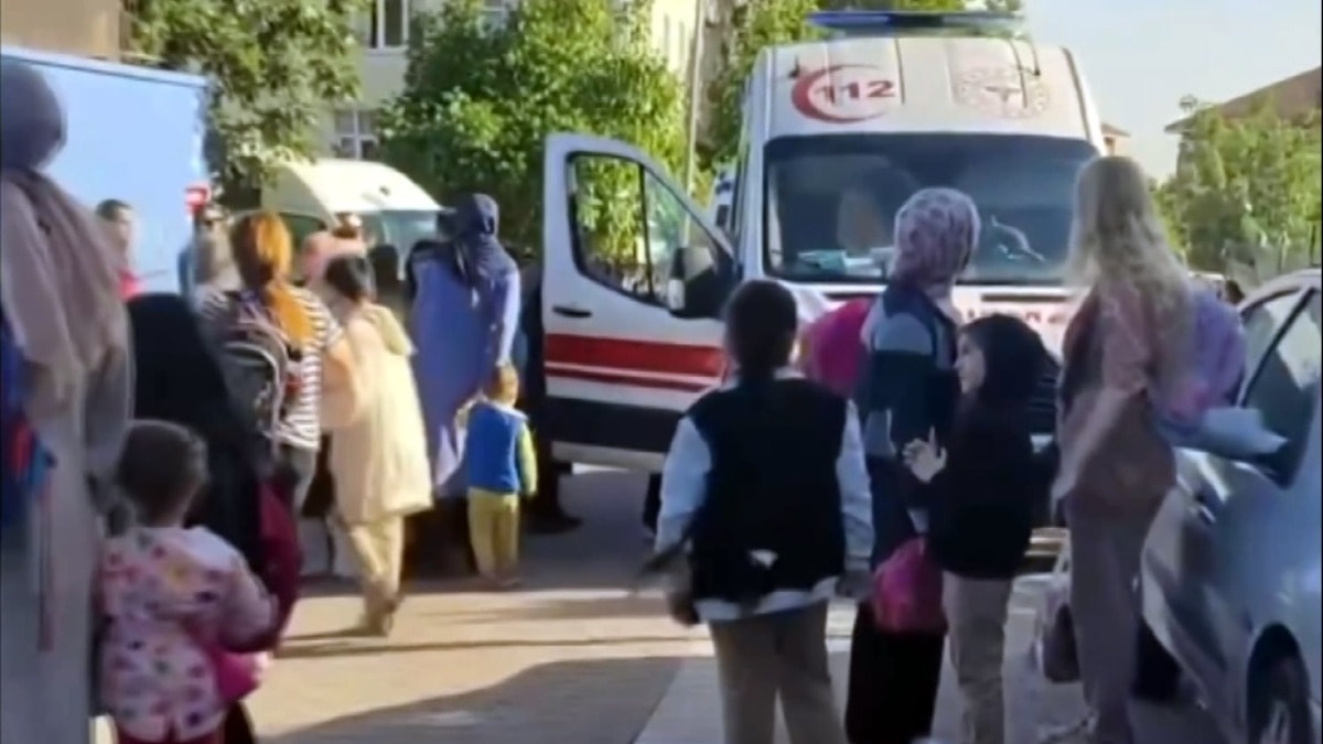 İstanbul'da liselilerin kavgasında kan aktı