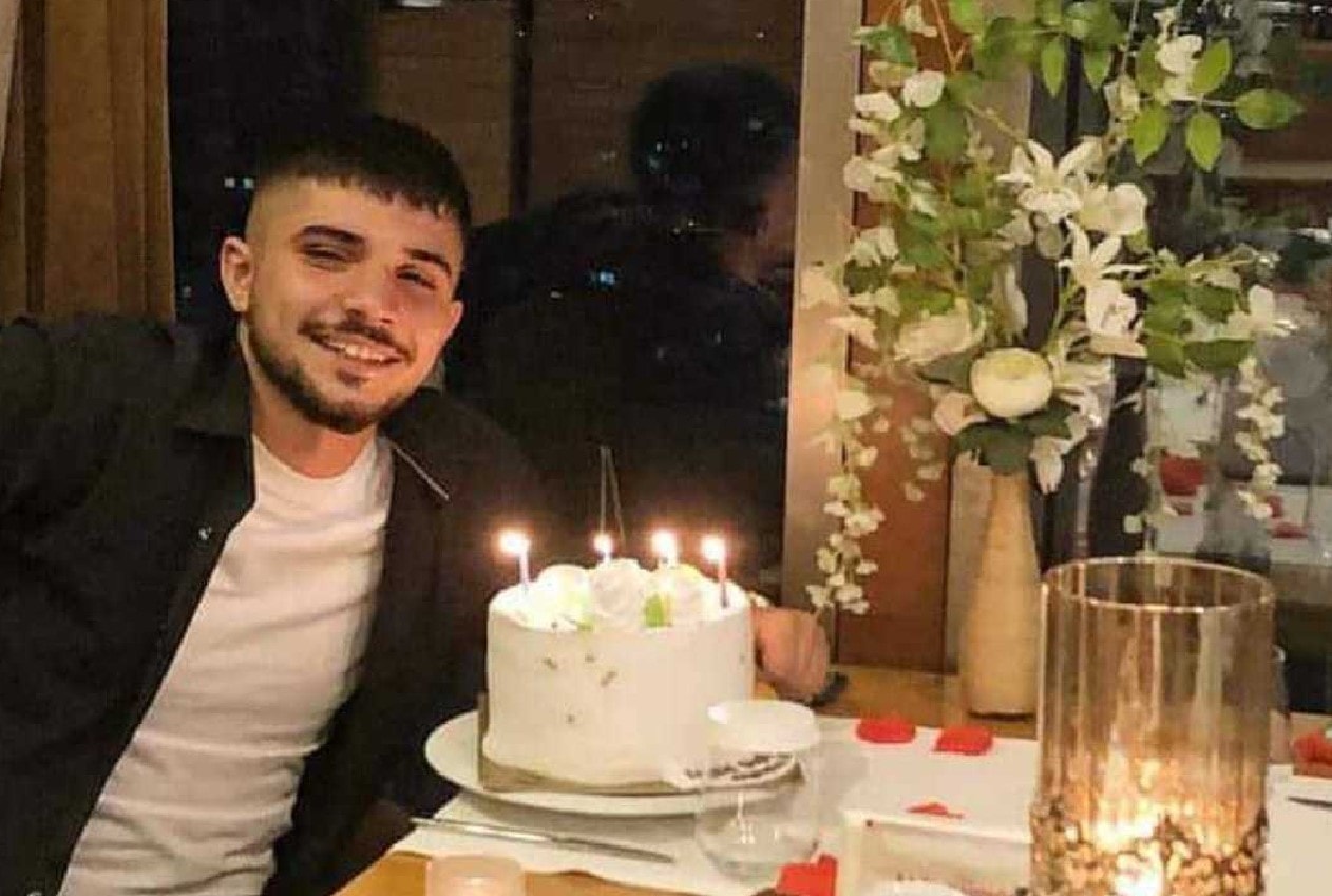 Malatya'da otomobil direğe çarptı, genç sürücü can verdi