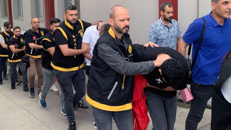 Özel fotoğraf gönderip dolandırdılar