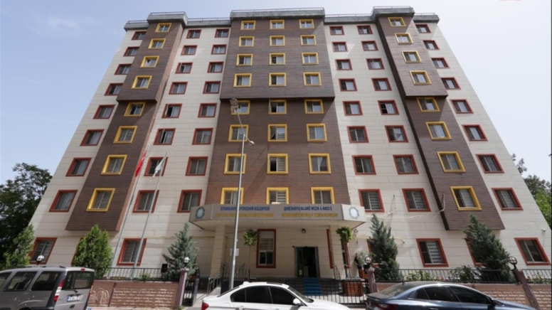 Diyarbakır'da kayyumun çifte maaşlı bürokratları... Misafirhaneyi otele dönüştürmüşler