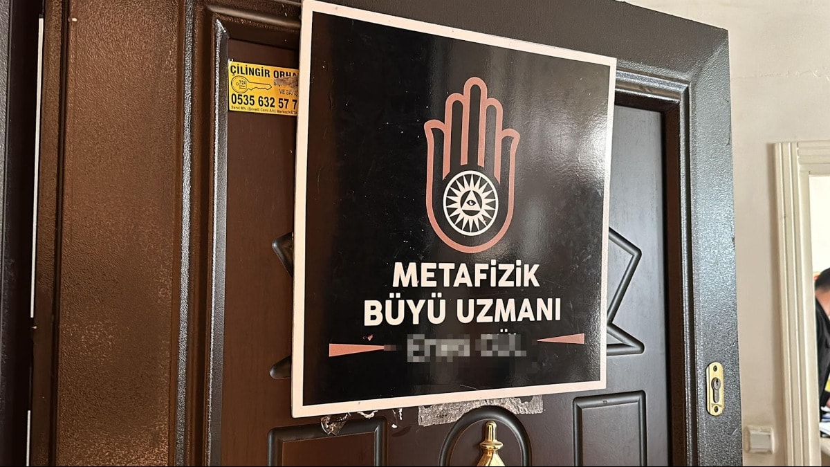 Tarifeli dolandırıcı! Evden çıkanlar şoke etti