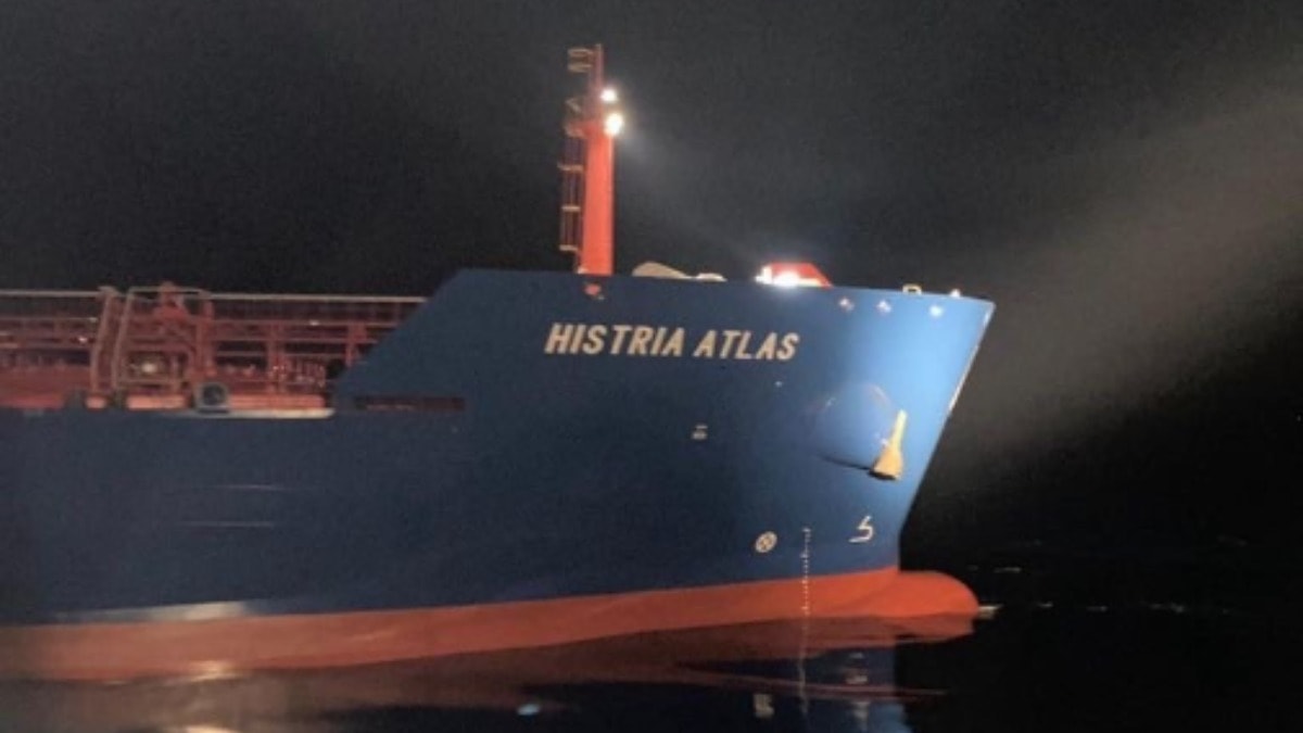 Çanakkale Boğazı'nda makine arızası yapan tanker kurtarıldı