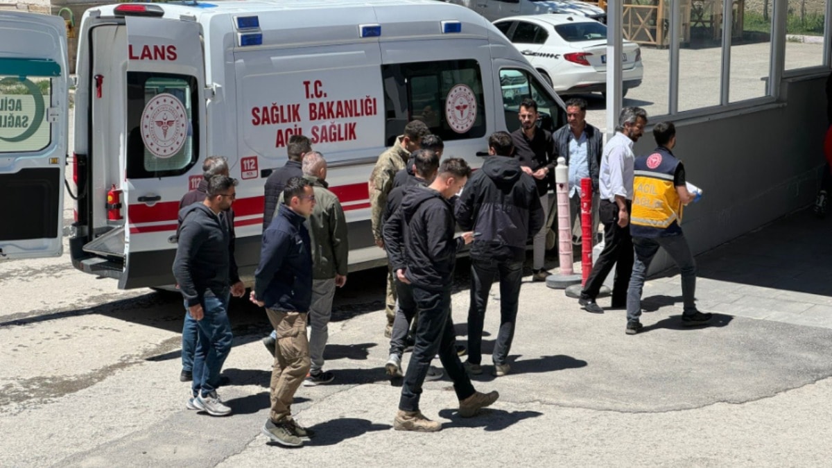 Askeri araç devrildi: Çok sayıda asker yaralandı