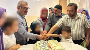 Hafızlık töreninde Kur'an-ı Kerim tasarımlı pasta