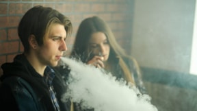 Instagram ve TikTok tehdidi: Sigara içme oranını dört kat artırıyor