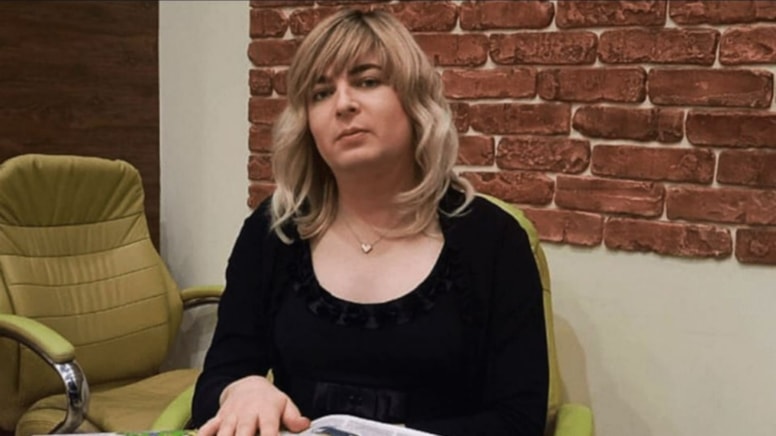 Rusya'nın ilk trans siyasetçisi doğduğu cinsiyetine dönüyor
