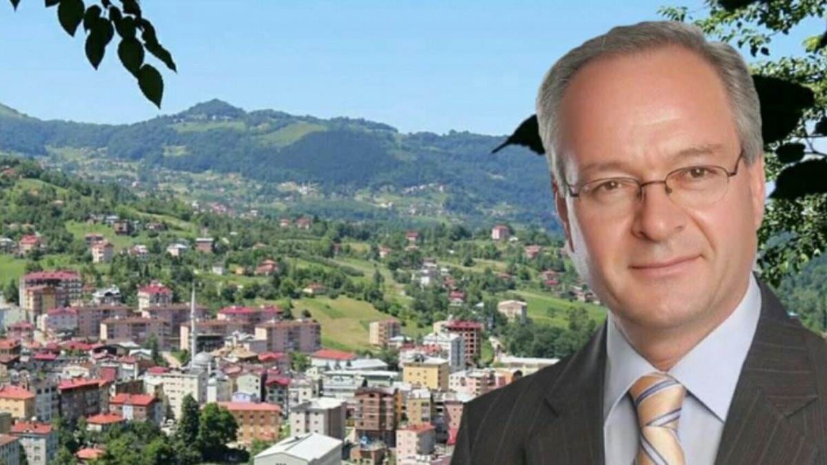 Belediye personeli, AKP’li belediye başkanını dövdü