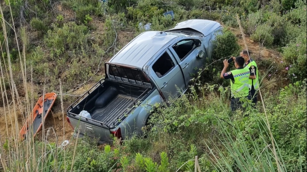 Kamyonet uçuruma yuvarlandı: 1 ölü