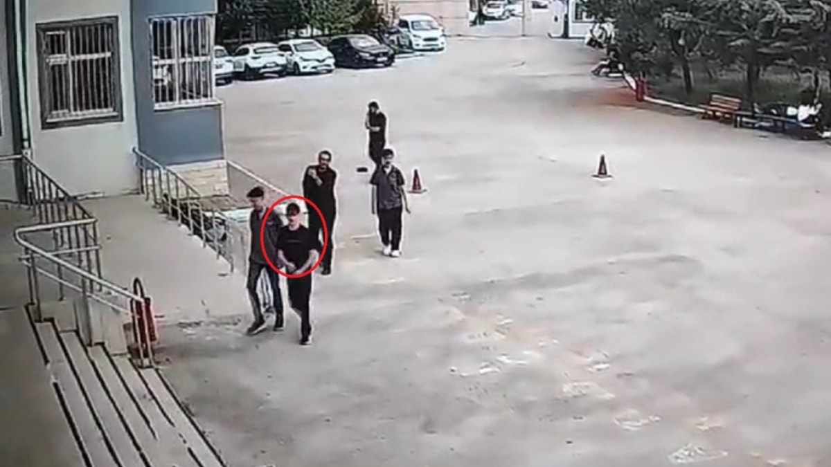 Okul müdürünü bıçaklayıp kaçan eski öğrenci yakalandı