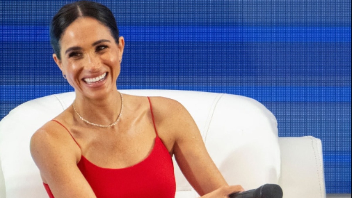 Meghan'ın kıyafeti eleştiri oklarını topladı: First Lady'den üstü kapalı eleştiri