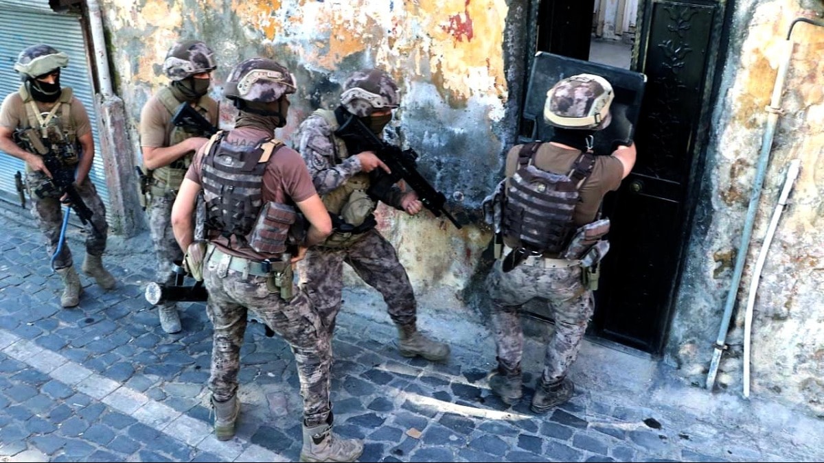 8 ilde suç örgütlerine operasyon: 33 gözaltı