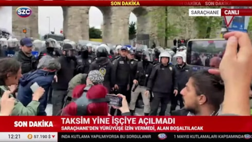 Polisten gazetecilere biber gazı