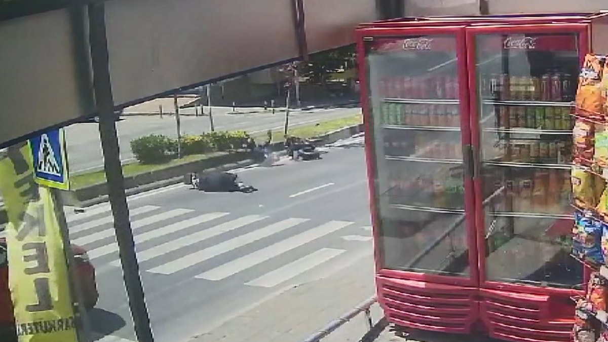 Büyükçekmece'de feci kaza: Motor çarptı, ağır yaralandı