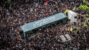 İran Cumhurbaşkanı Reisi toprağa verildi