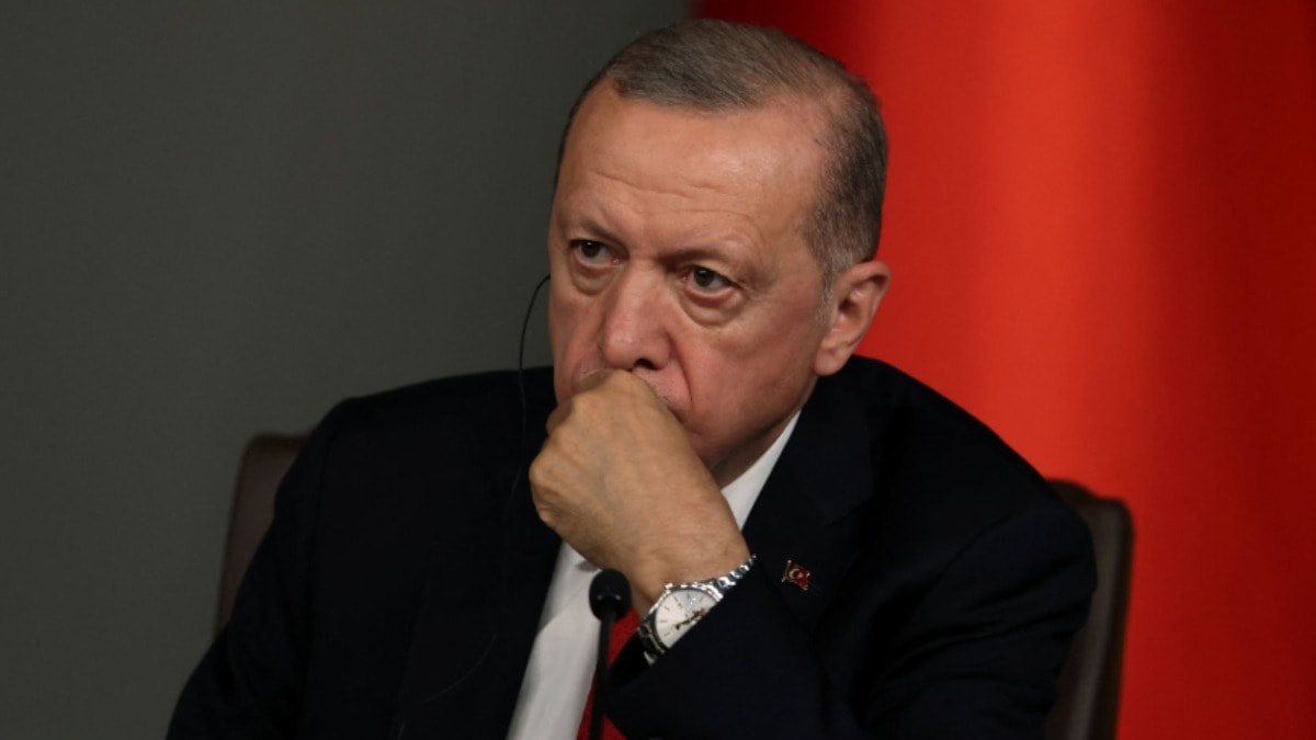 Önce CHP sonra da İYİ Parti... Erdoğan'ın stratejisi ne?