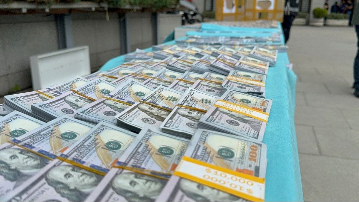 İstanbul'da sahte 1,5 milyon dolar ele geçirildi