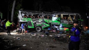Lise öğrencilerini taşıyan otobüste ölümcül kaza: 11 ölü, 53 yaralı