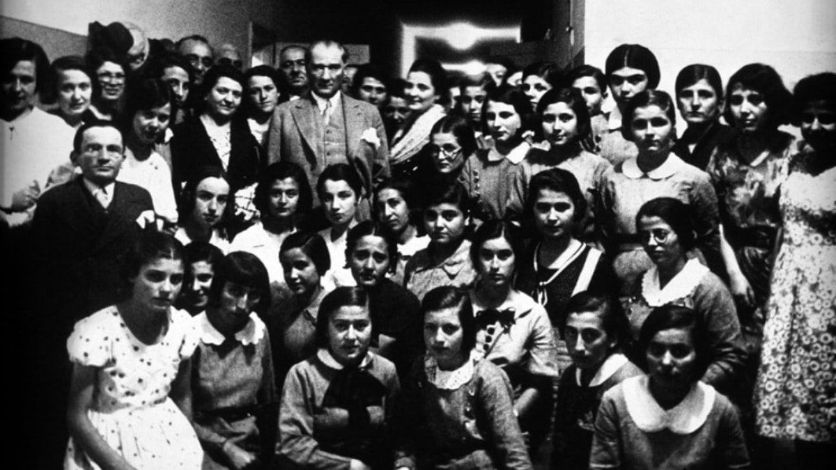 YA ÖLÜRÜZ YA VATAN KURTULUR