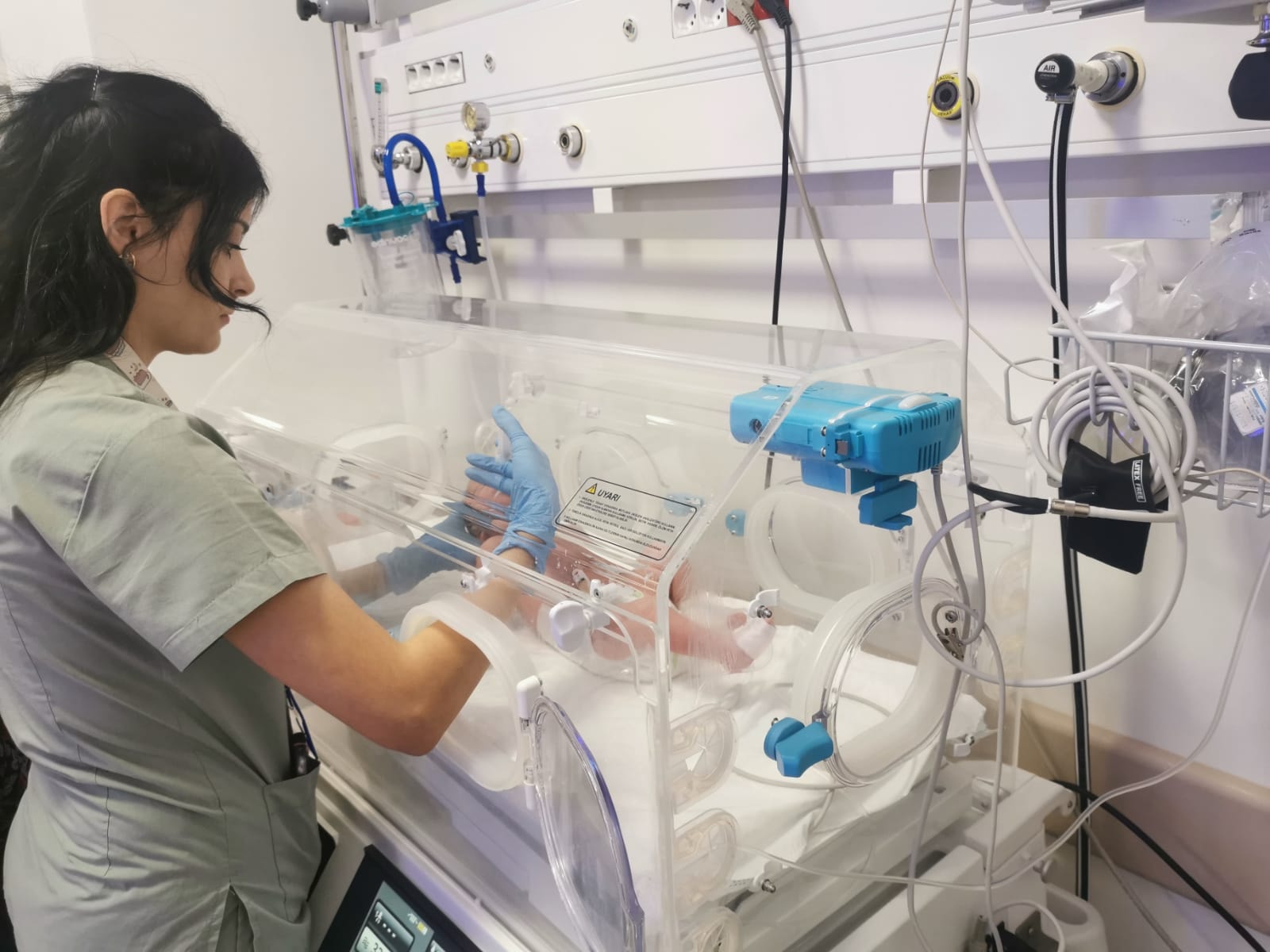 Yol kenarında terk edilmiş bebek bulundu