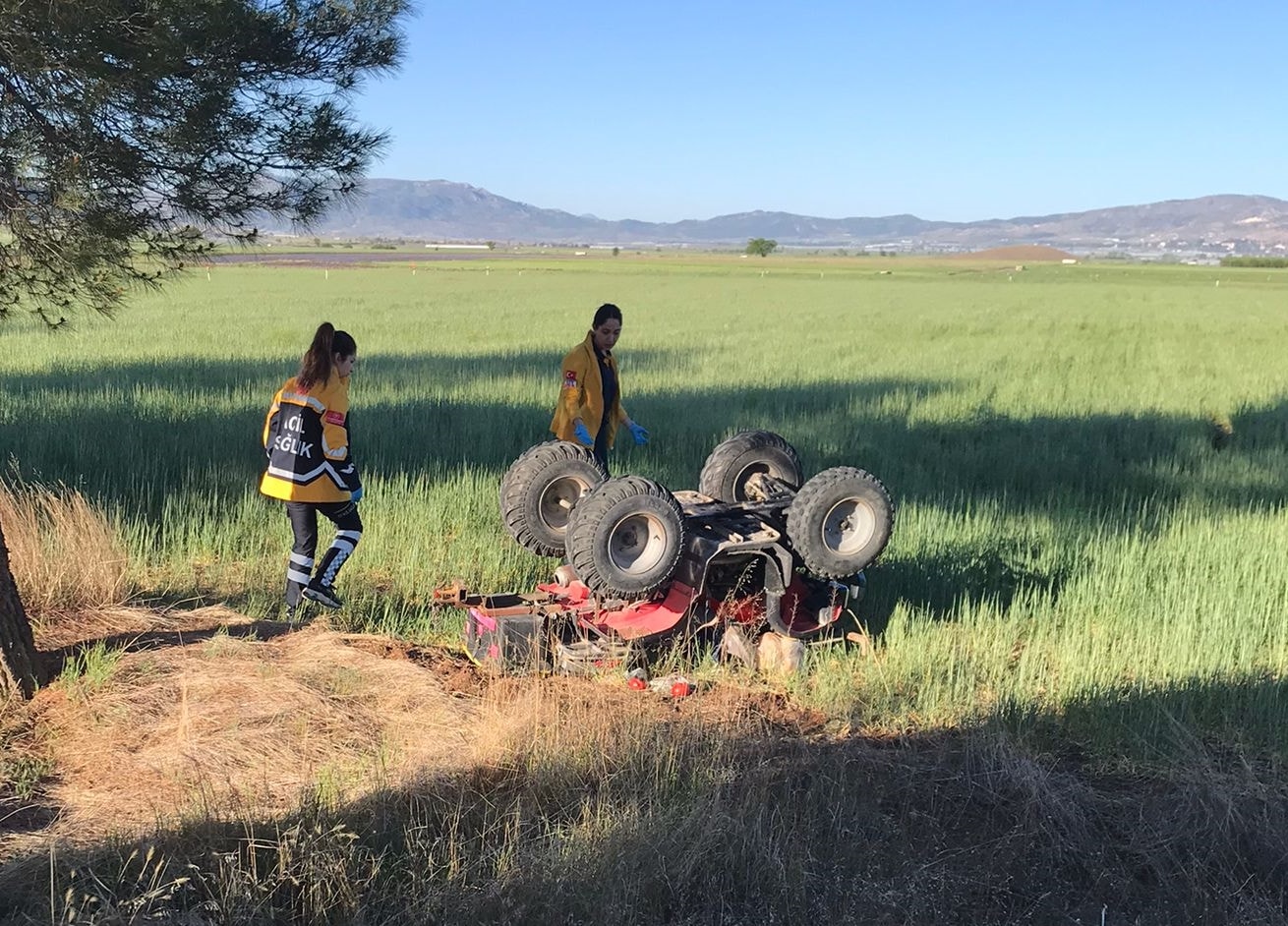 Burdur'da ATV tarlaya devrildi: Sürücü hayatını kaybetti