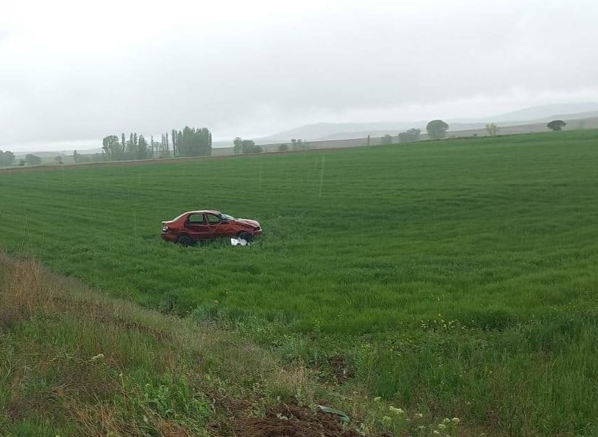 Araç şarampole devrildi... Ölenler arasında çocuk da var