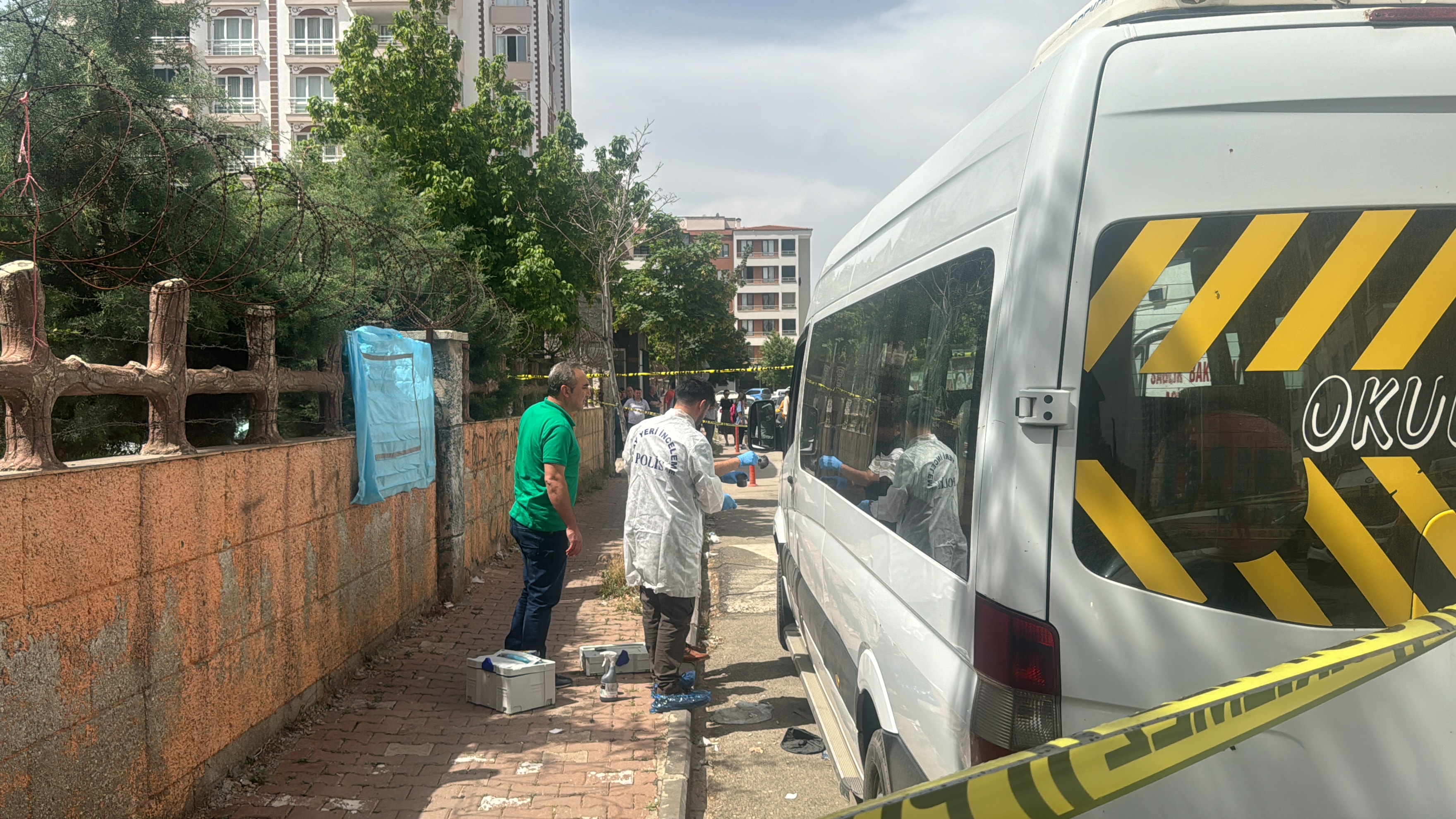 Okul taşıtında silahlı kavga: 1 ölü