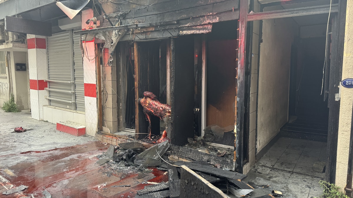 İzmir'de korku evi yangında küle döndü