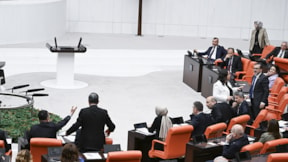 Meclis'te hakaretler havada uçuştu... 'Konuşma lan', 'Zırto', 'Sarhoş', 'Terörist'