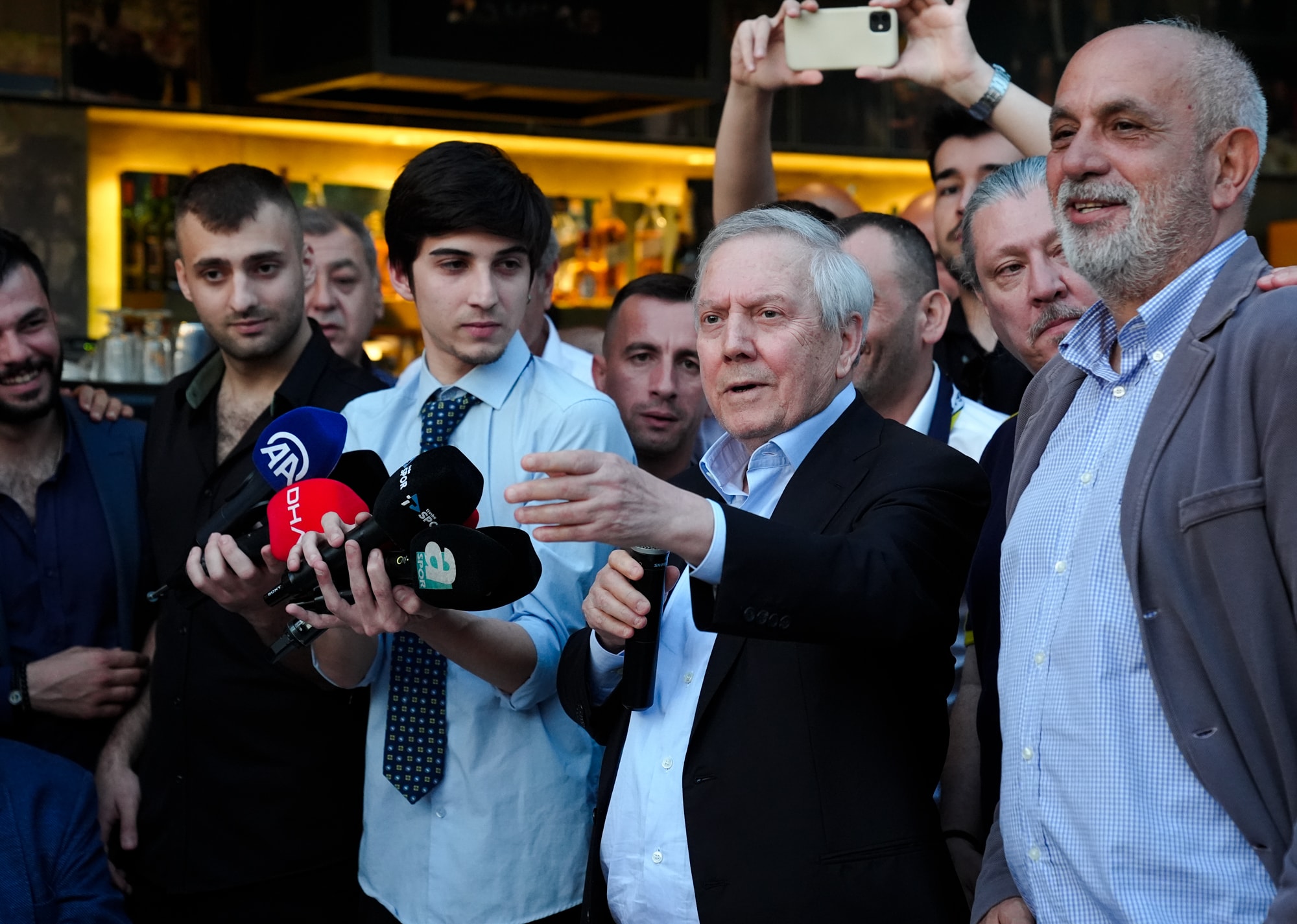 Aziz Yıldırım kongre üyeleriyle buluştu