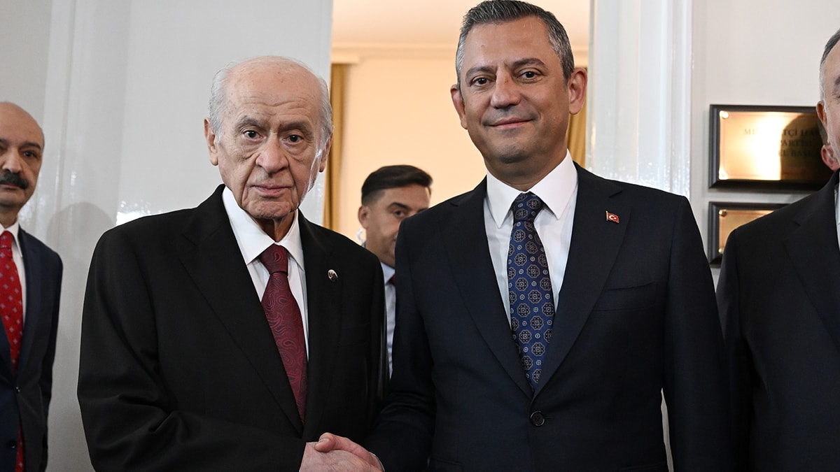 Özel'den Bahçeli'ye ziyaret