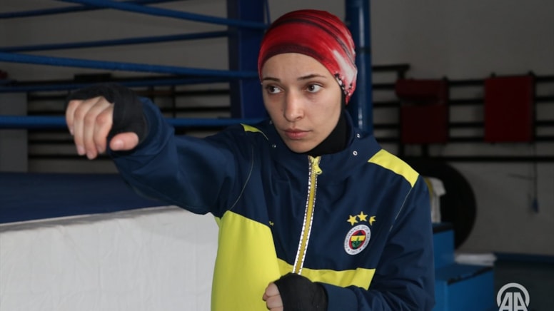 Milli boksör Rabia Topuz, yılan ısırması sonucu yoğun bakıma alındı