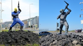 Madenci heykelinin boyaları tepki sonrası kazındı