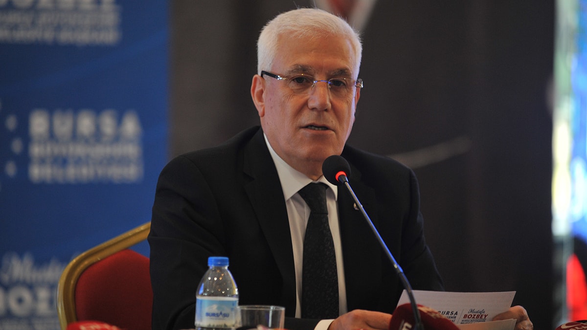 Yeğeninin atamasıyla gündeme gelen Bozbey'den garip açıklama
