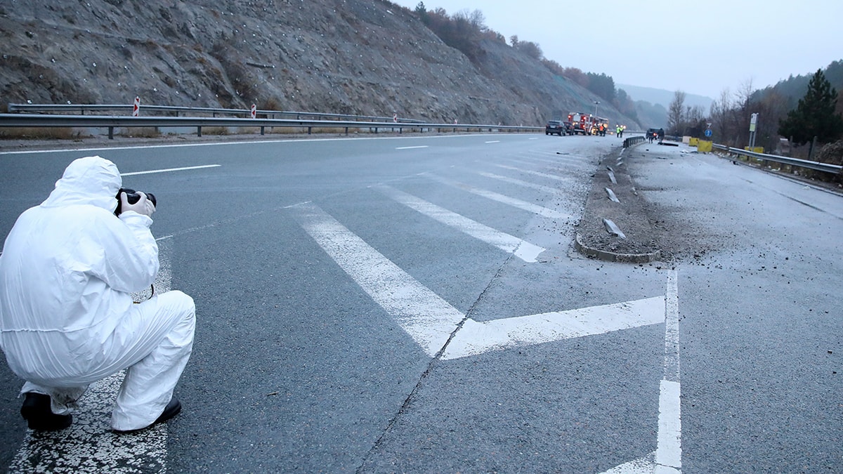Otobüs kontrolden çıktı, 16 kişi öldü