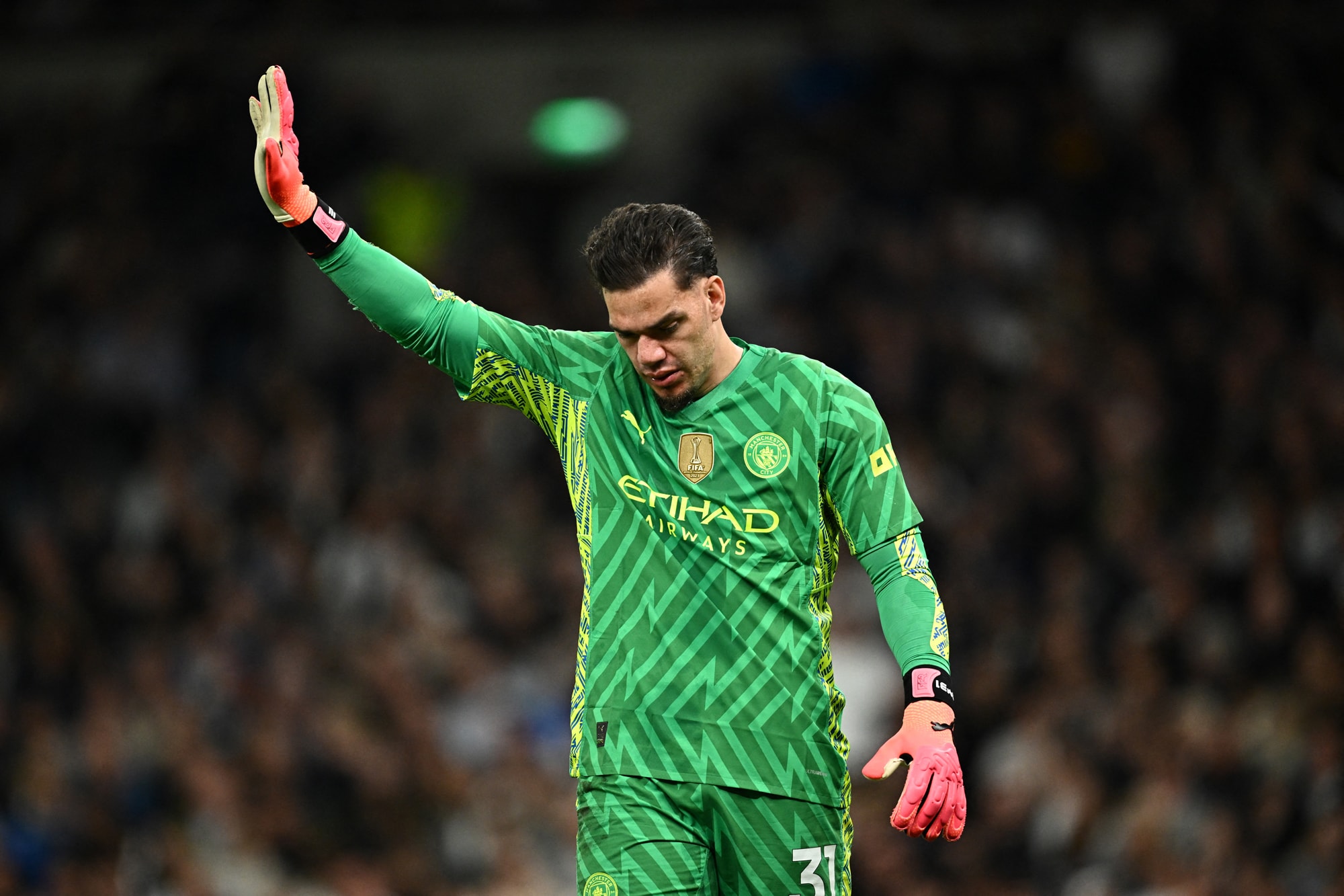 Manchester City'de Ederson şoku