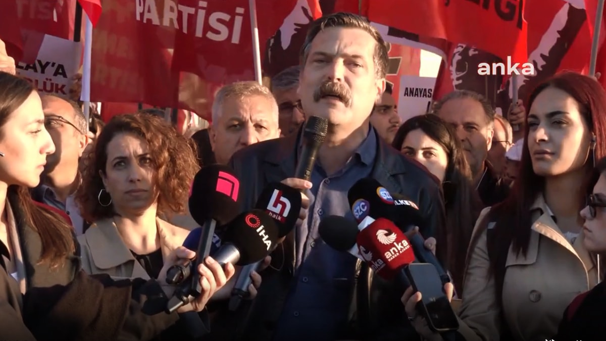 Can Atalay için İstanbul Adliyesi önünden 'adalet' çağrısı