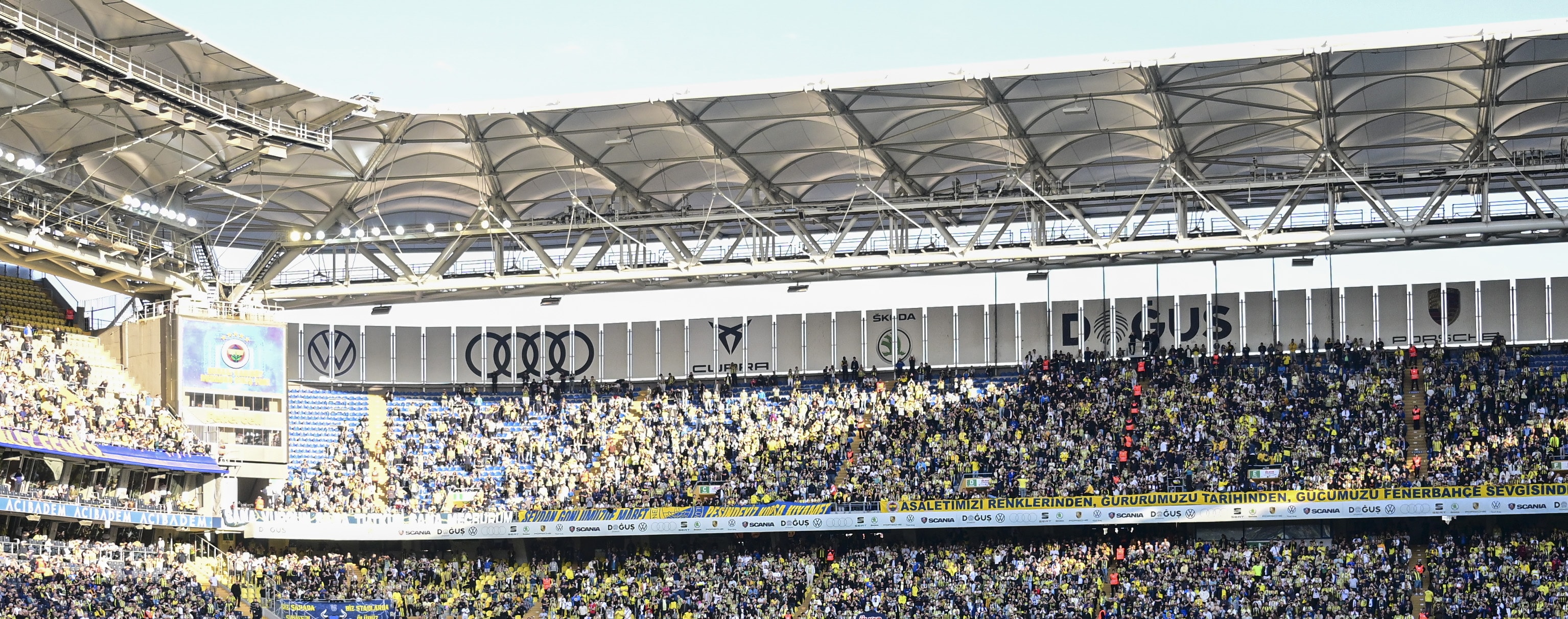 Fenerbahçe-Kayserispor maçında istifa tezahüratı