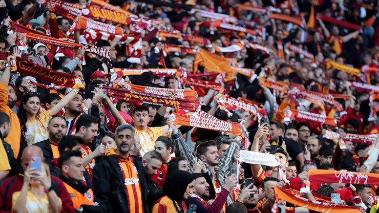Galatasaray şampiyonluğa koşuyor: Fatih Karagümrük maçına 23 bin taraftar geliyor