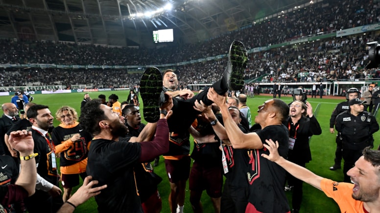 Galatasaray şampiyonluk kutlamasının tarihini ve bilet fiyatlarını açıkladı