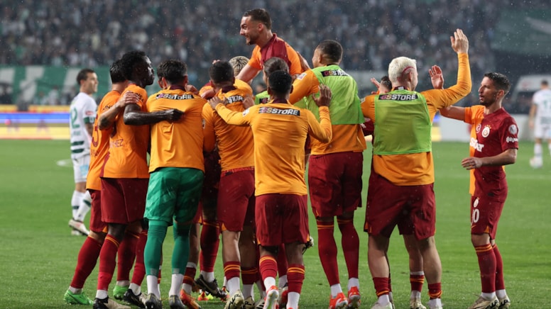 Galatasaray rekorlarla şampiyonluğa koştu