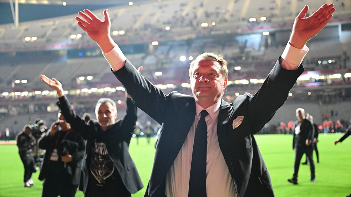 Beşiktaş Başkanı Hasan Arat ilk kupasını Türkiye Kupası ile kazandı