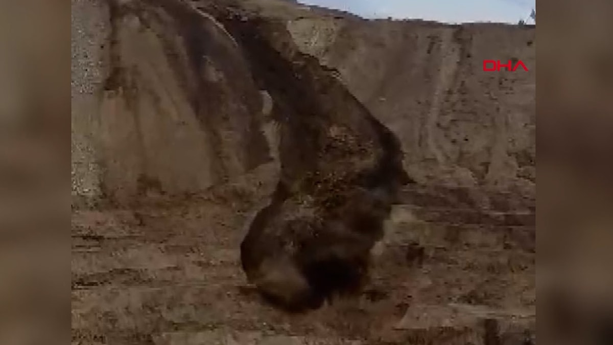 İliç'te bir toprak kayması daha