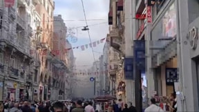 İstiklal Caddesi'nde yangın! Polis bölgeyi boşaltıyor