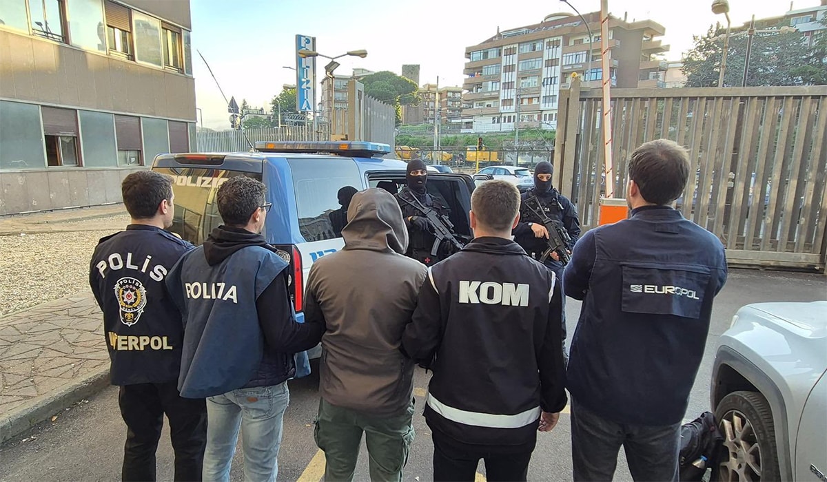 Barış Boyun İtalya'da yakalandı!